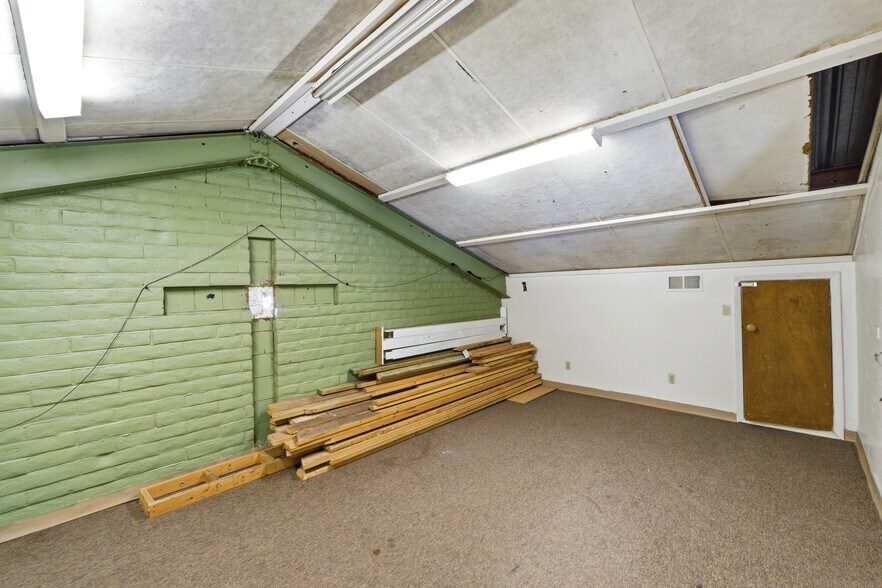 More Photos Of 606 Romero St, Belen Flex For Sale