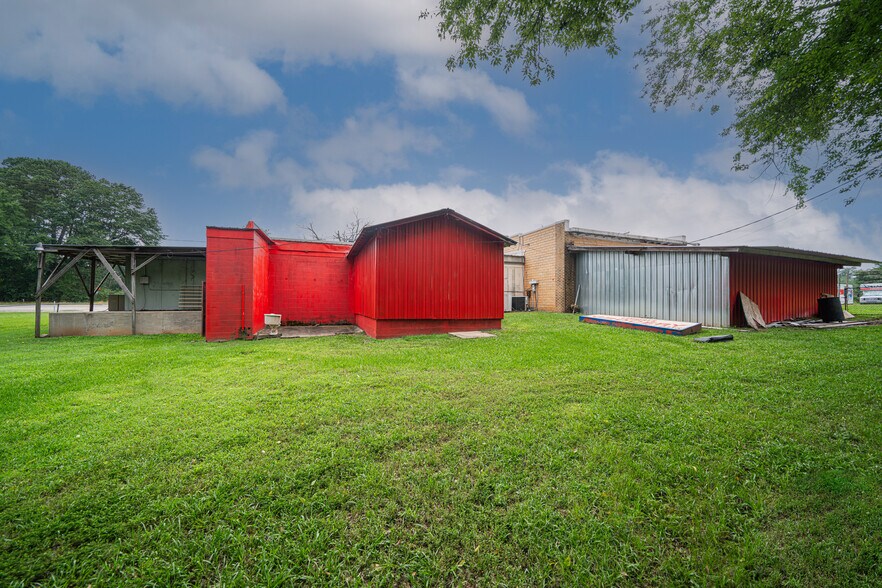 More Photos Of 1971/1975 S Tyler rd, Gladewater Convenience Store For Sale