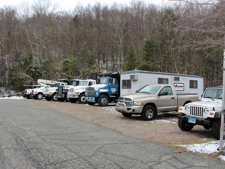 More Photos Of 427 Goshen Rd, Torrington Flex For Sale