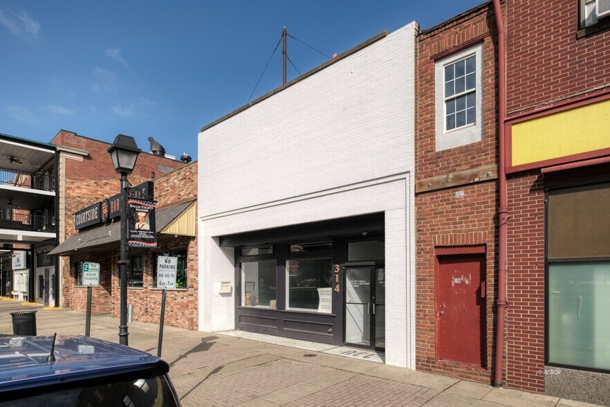 Primary Photo Of 314 2nd Ave, Gallipolis Storefront For Sale