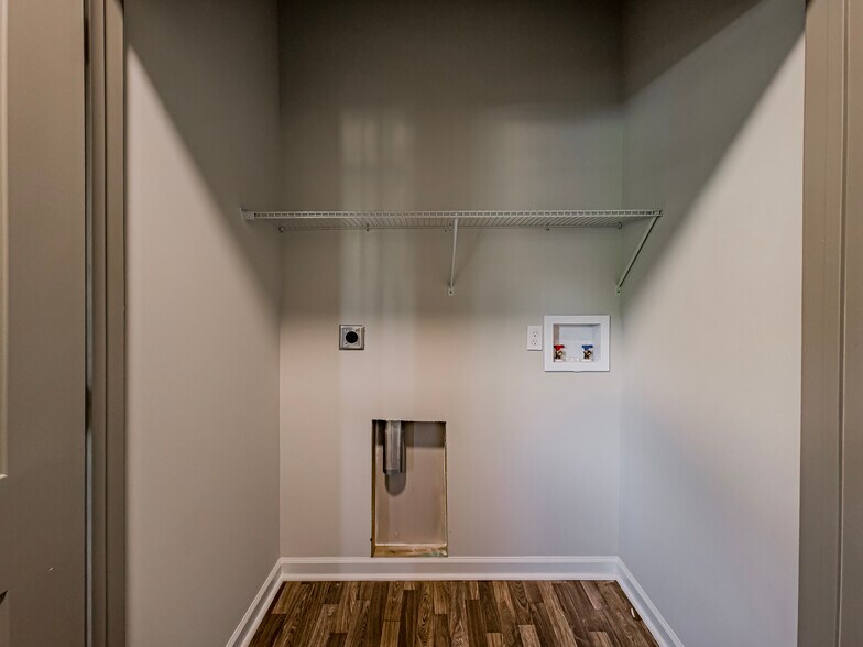 More Photos Of 1604 Lankford Dr, Valdosta Apartments For Sale