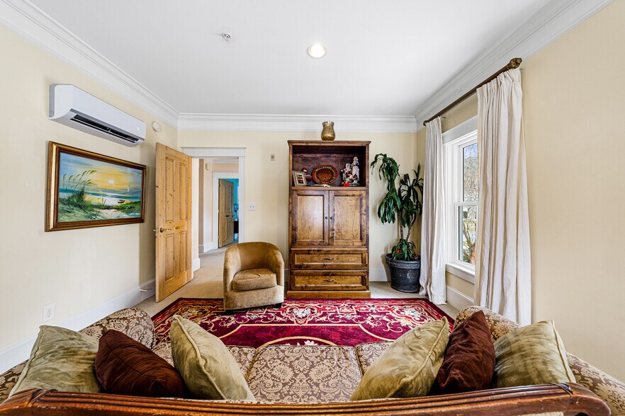 More Photos Of 202 S Mobile St, Fairhope Hospitality For Sale