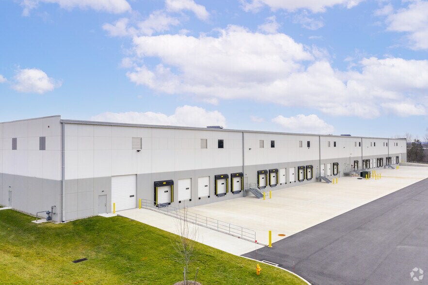 More Photos Of 120 W Pumping Station Rd, Quakertown Warehouse For Lease