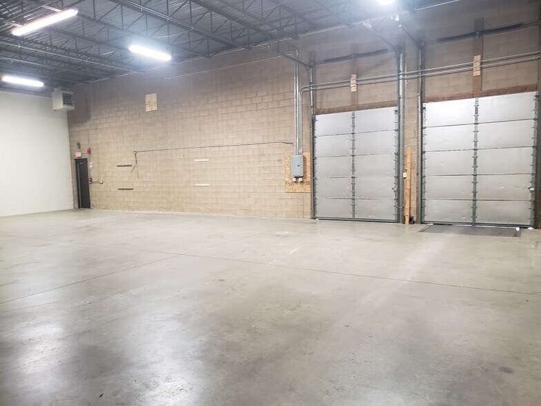 More Photos Of 168 Ayer Rd, Littleton Warehouse For Lease