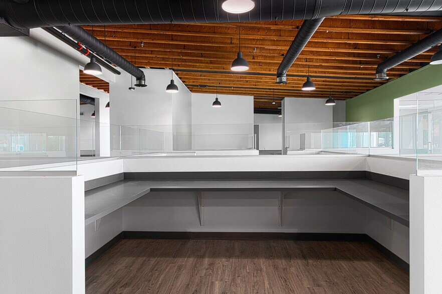 More Photos Of 72140 Magneisa Falls Dr, Rancho Mirage Office Residential For Lease