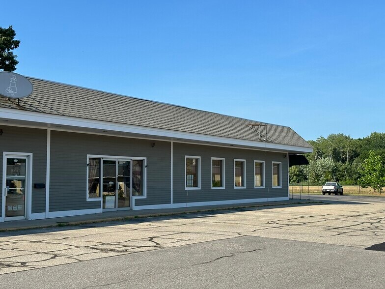 More Photos Of 194 Main St, Amesbury Restaurant For Sale