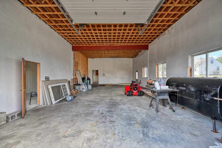 More Photos Of 74 Route 133, Winthrop Flex For Sale