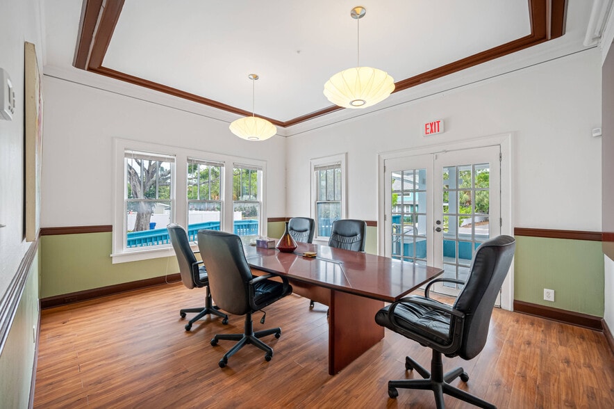 More Photos Of 2901 1st Ave N, Saint Petersburg Office For Lease