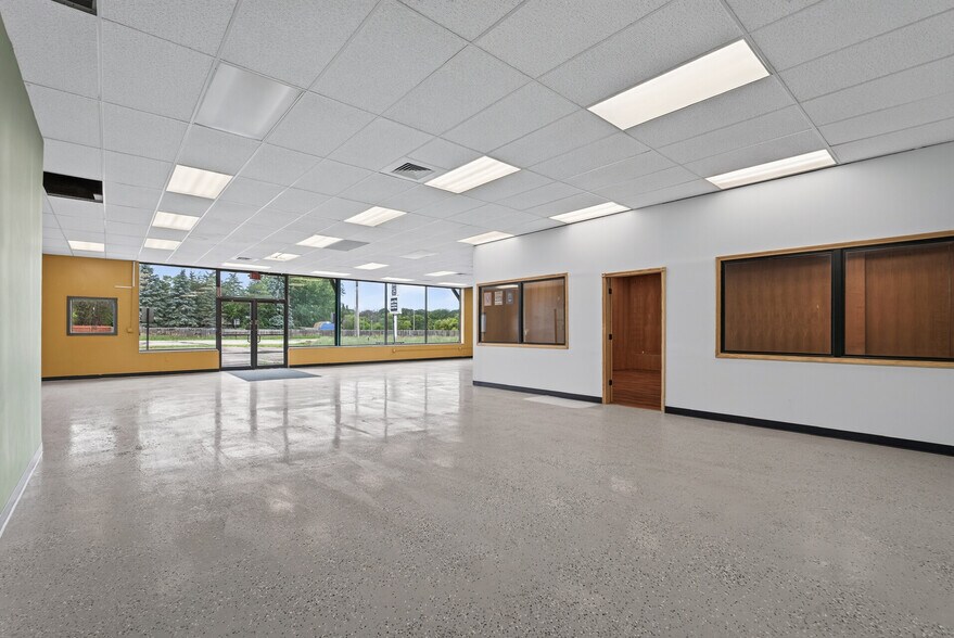 More Photos Of 15825 NW 7th Ave, Andover Convenience Store For Lease