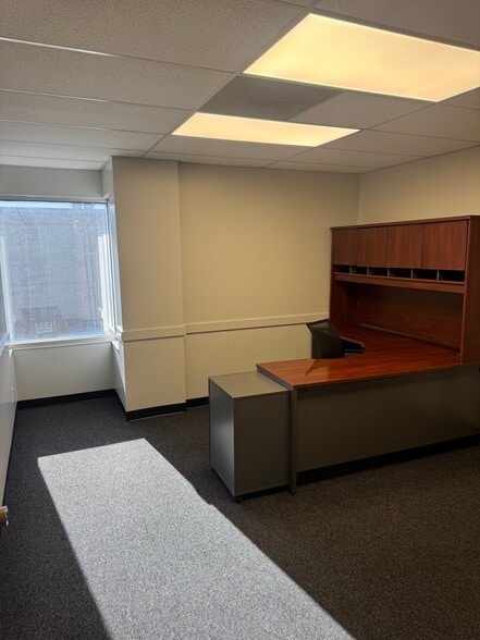 More Photos Of 3789 S 300 W, Salt Lake City Showroom For Lease