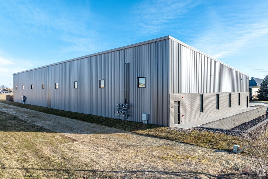 More Photos Of 1035 SE Frontier Ave, Waukee Industrial For Lease