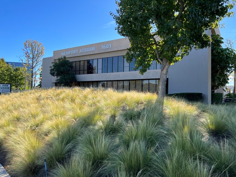 More Photos Of 1601 Dove St, Newport Beach Medical For Lease
