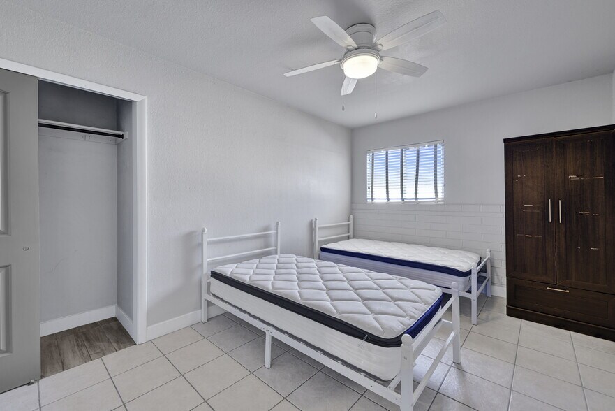 More Photos Of PHOENIX ALH or BEHAVIORAL 10 Residents, Phoenix Assisted Living For Sale