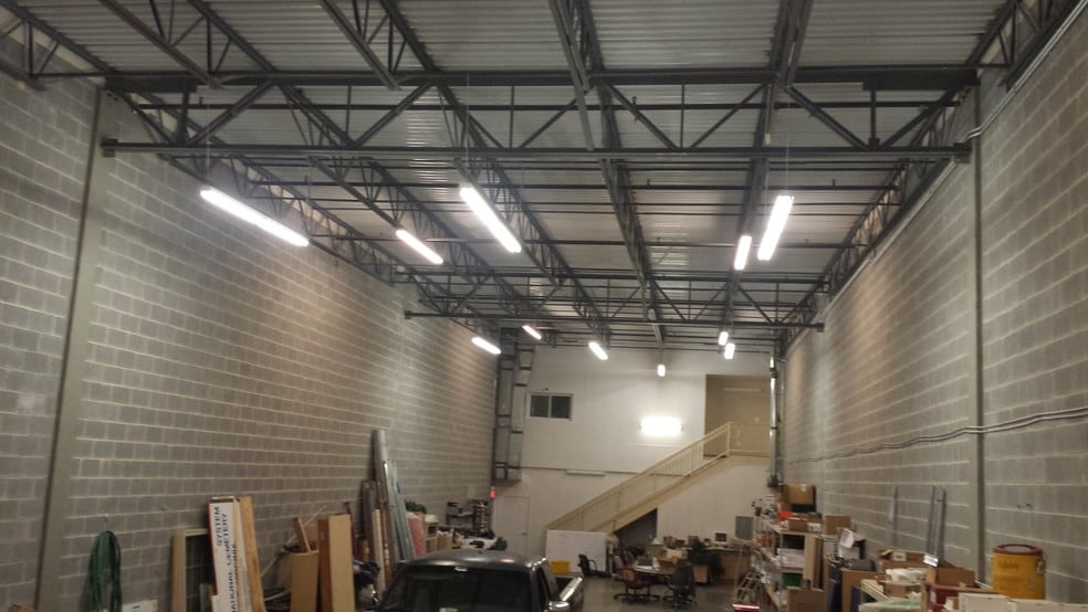 More Photos Of 17857-17889 Fraley Blvd, Dumfries Research And Development For Sale