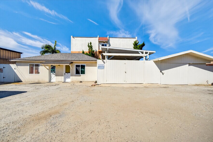 More Photos Of 15003 Larch Ave, Lawndale Apartments For Sale