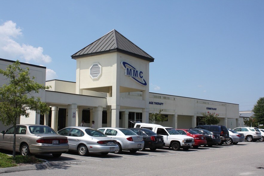 More Photos Of 5000 Market St, Wilmington Schools For Lease
