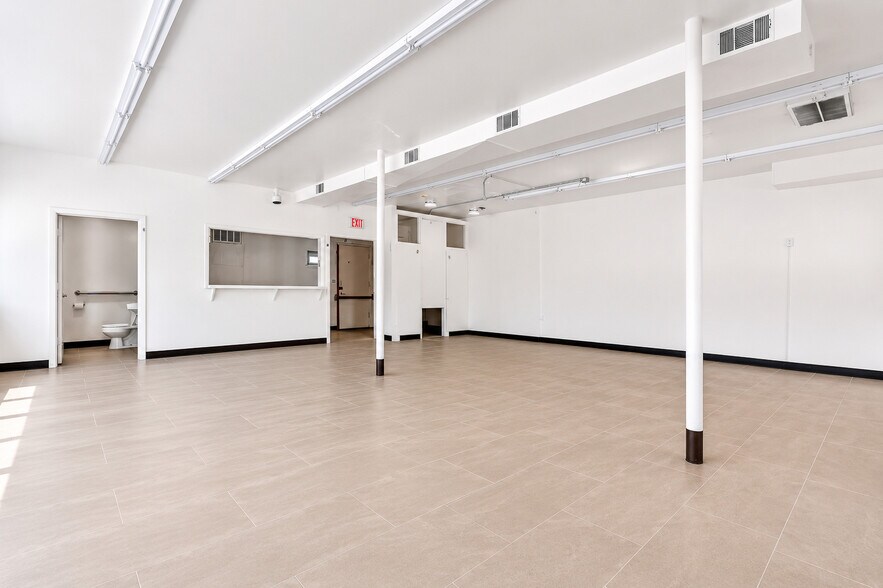 More Photos Of 485 Forest Ave, Glen Ellyn Storefront For Lease