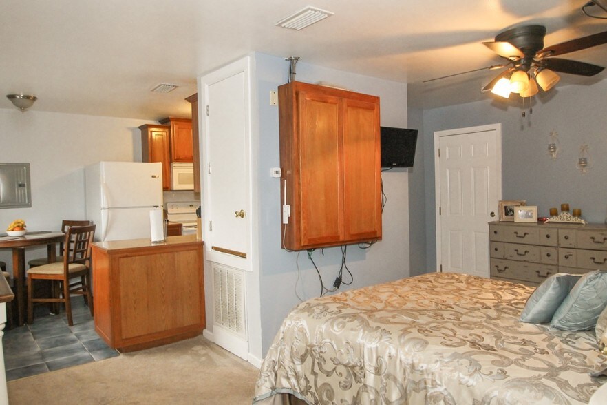 More Photos Of 42666 Highway 23, Venice Hotel For Sale