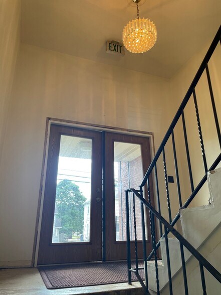 More Photos Of 115 Staunton St, Piqua Office For Lease