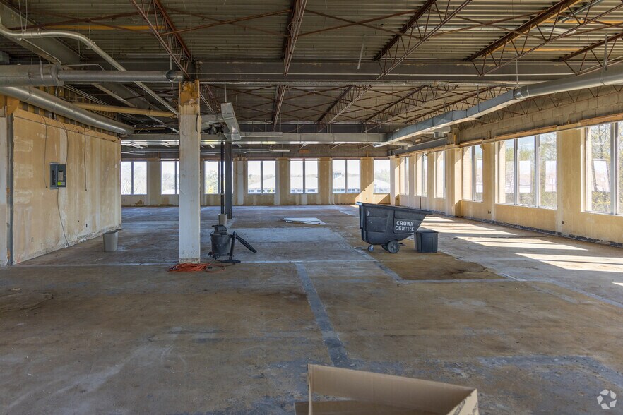 More Photos Of 347 Midway Blvd, Elyria Office For Lease