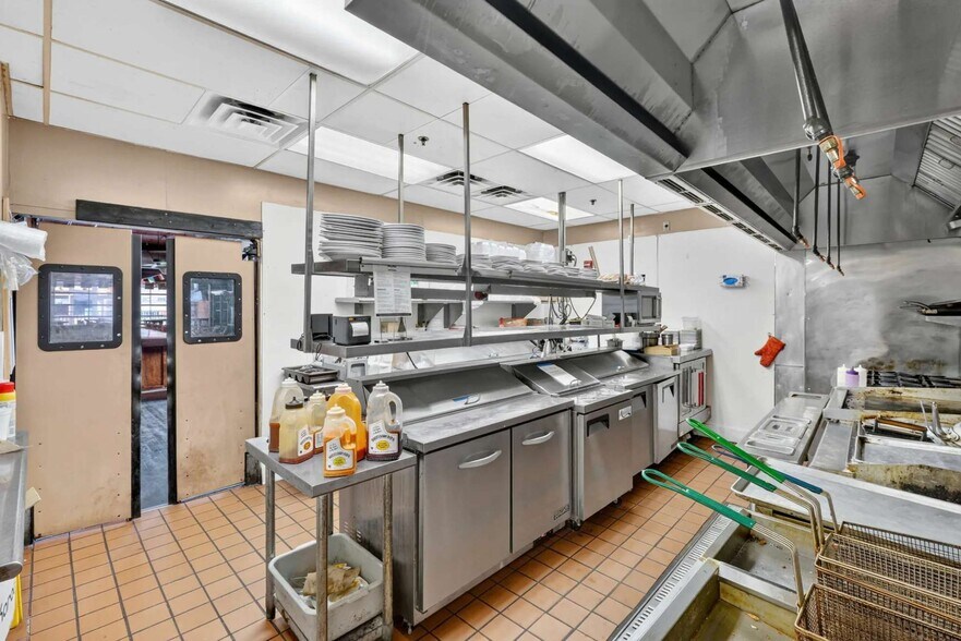 More Photos Of 610 Monroe St, Toledo Storefront Retail Residential For Sale