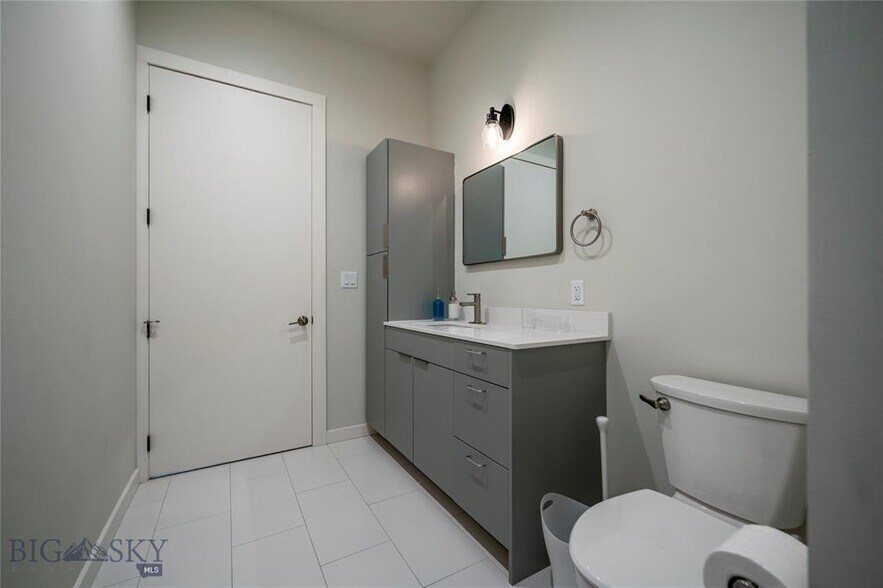 More Photos Of 924 E Park St, Livingston Apartments For Sale