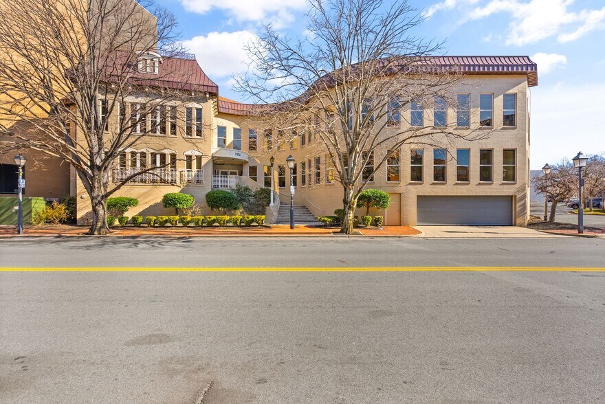 More Photos Of 200 Daingerfield Rd, Alexandria Loft Creative Space For Lease