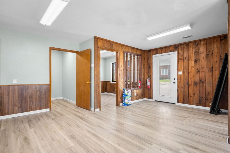More Photos Of 121 13th St SW, Hickory Office For Sale
