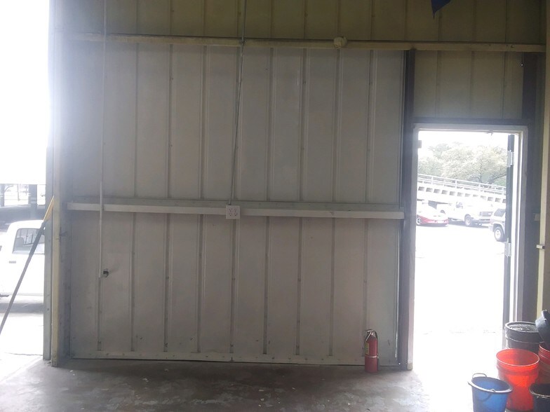 More Photos Of 8418 Broadway St, San Antonio Service For Lease