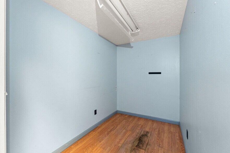 More Photos Of 215 W 6th St, Panama City Medical For Lease
