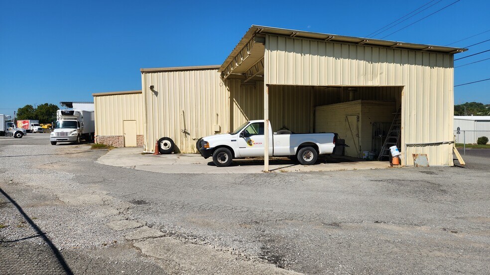 More Photos Of 5300 S Middlebrook Pike, Knoxville Industrial For Sale