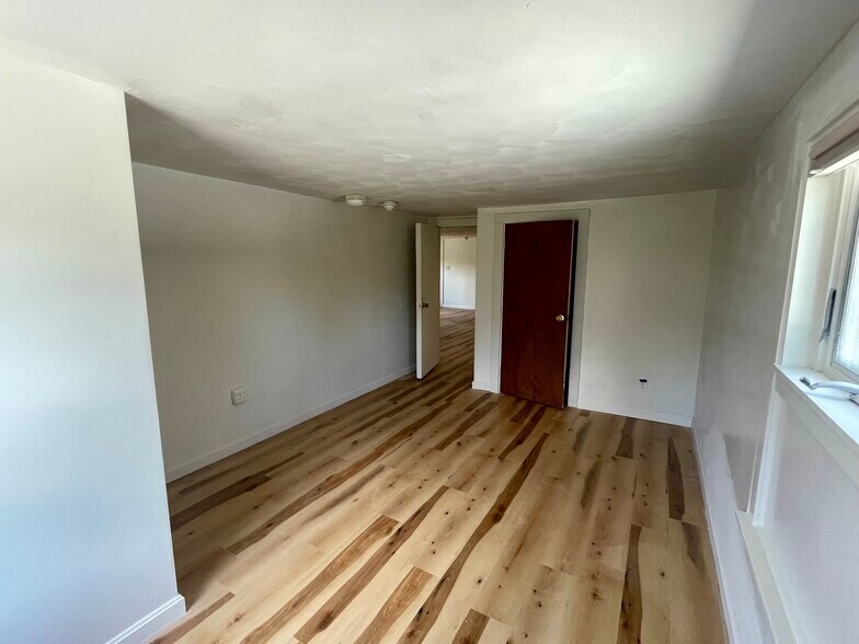 More Photos Of 424 Walnut Hill Rd, North Yarmouth Restaurant For Sale