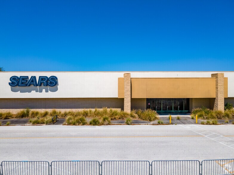 More Photos Of 9409 Us Highway 19, Port Richey Unknown For Lease