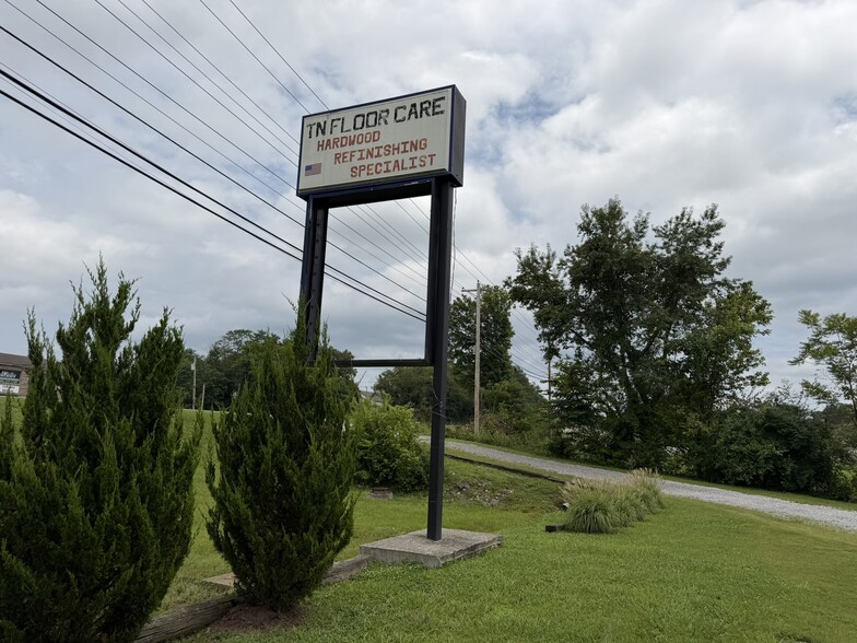 More Photos Of 5136 Highway 321 N, Lenoir City Warehouse For Sale