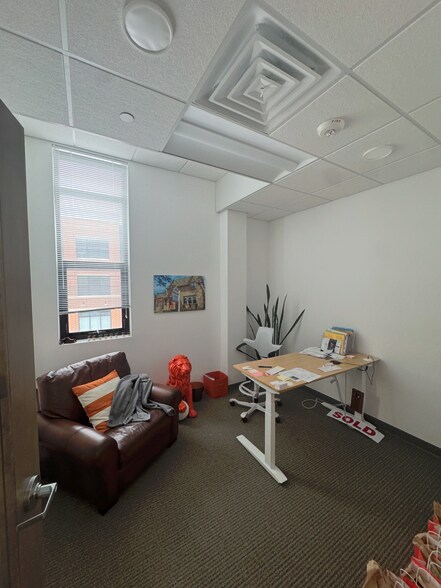 More Photos Of 1818 Parmenter St, Middleton Office For Lease