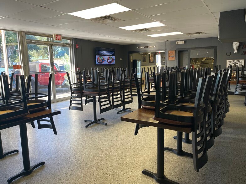 More Photos Of 179 N Us-27 Hwy, Clermont Office For Lease
