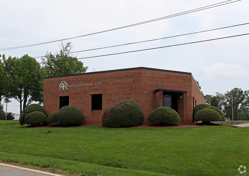 More Photos Of 1009 Finch Ave, High Point Warehouse For Lease