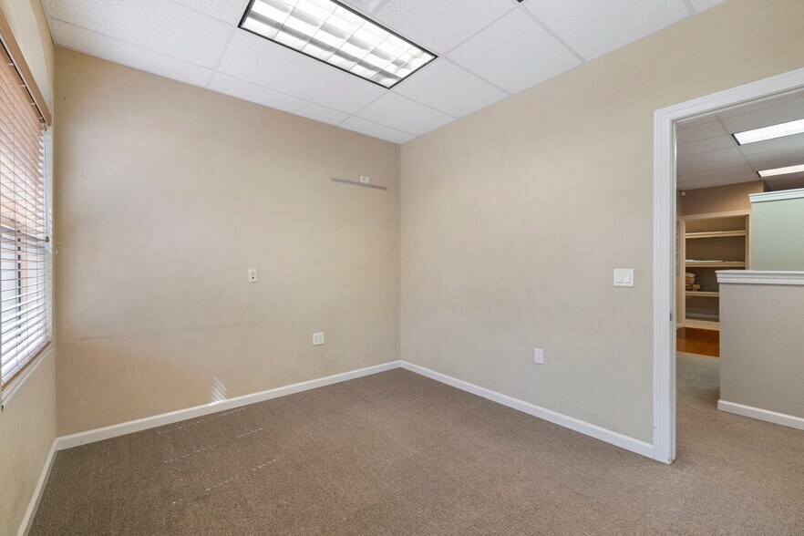 More Photos Of 1600 W University Ave, Flagstaff Medical For Sale