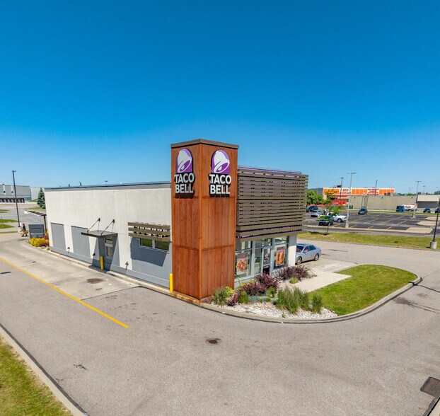 Primary Photo Of 4660 Northfield Rd, North Randall Fast Food For Sale