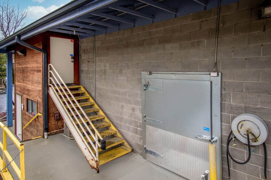More Photos Of 810 Whispering Pines Ln, Grass Valley Refrigeration Cold Storage For Sale
