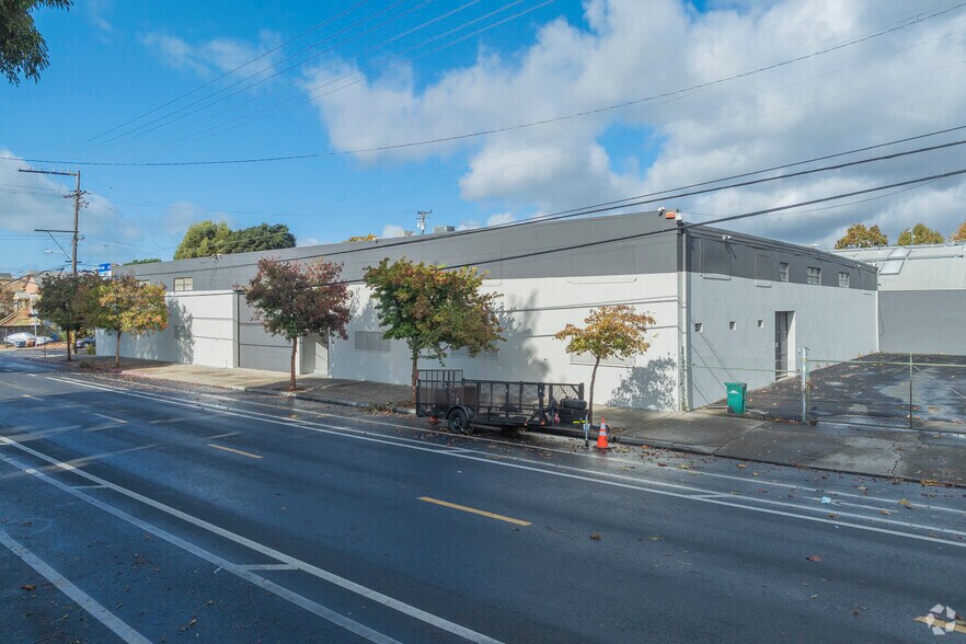 More Photos Of 1680 14th St, Oakland Warehouse For Sale