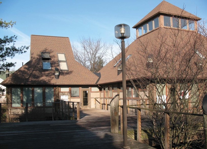 More Photos Of 150 N Miller Rd, Akron Loft Creative Space For Lease