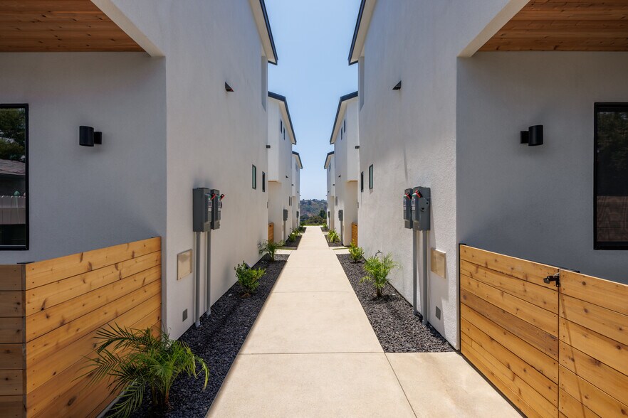 More Photos Of 4578 Jicarillo Ave, San Diego Apartments For Sale