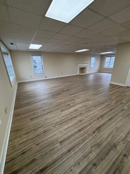 More Photos Of 1231-1249 Mall Dr, Richmond Medical For Lease