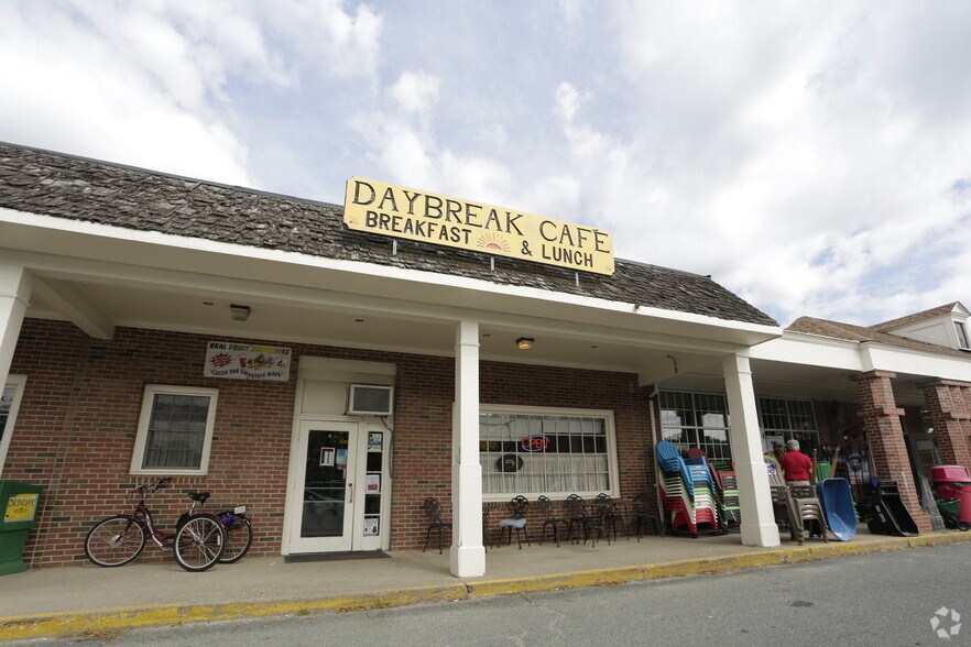 More Photos Of 30 Main St, Topsfield Unknown For Lease