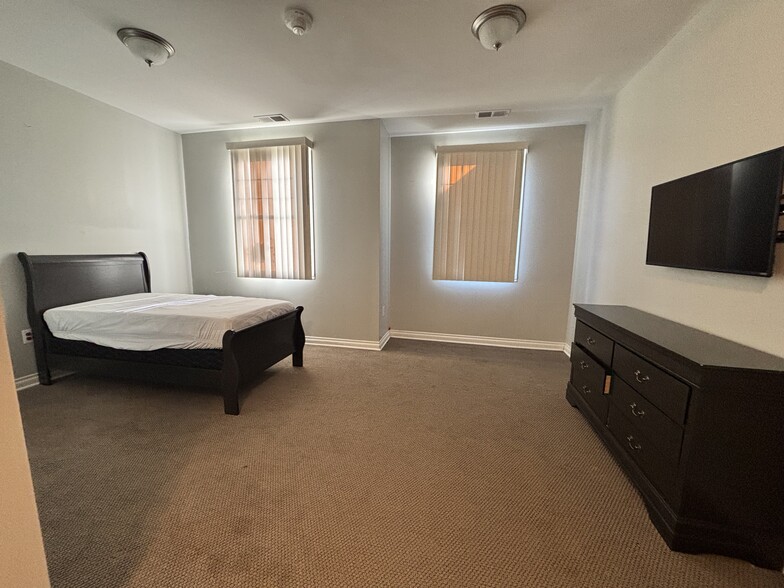 More Photos Of 3451 Clarkston Rd, Lake Orion Assisted Living For Sale