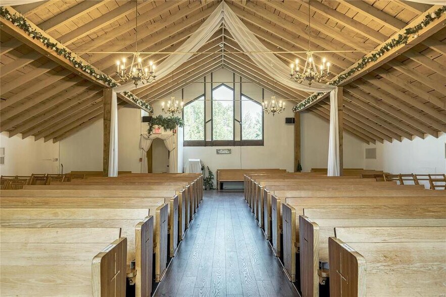 More Photos Of 11475 Lilac Ave, Saint Louis Specialty For Sale