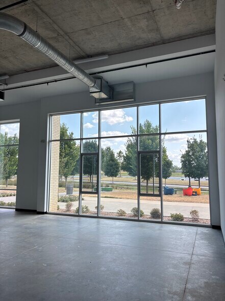 More Photos Of 1401 NE John Deshields Blvd, Bentonville Apartments For Lease
