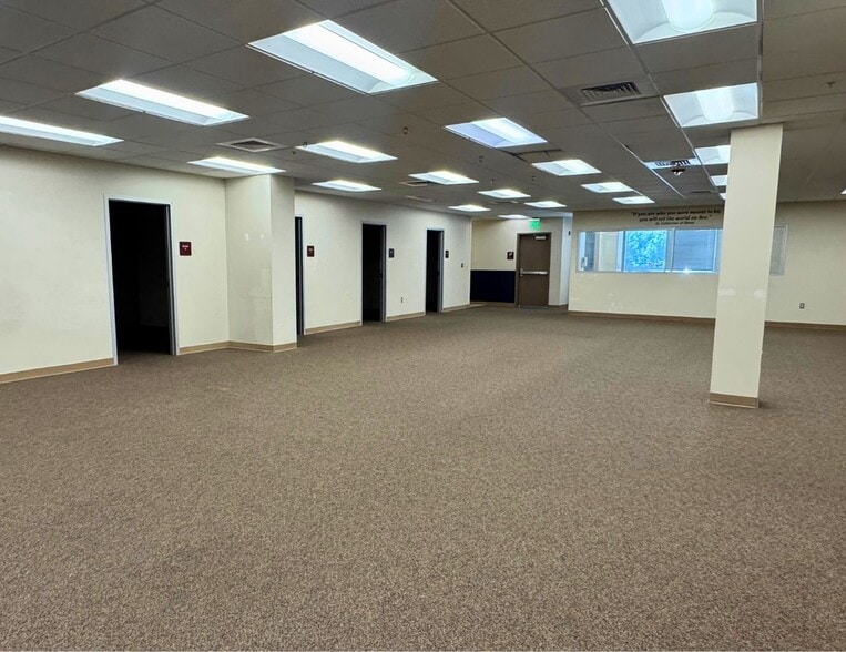 More Photos Of 3526 Longmire Dr, College Station Medical For Lease