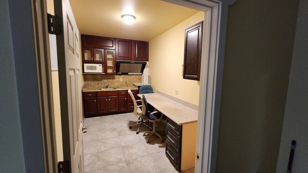 More Photos Of 2724-2730 4th Ave S, Seattle Manufacturing For Lease